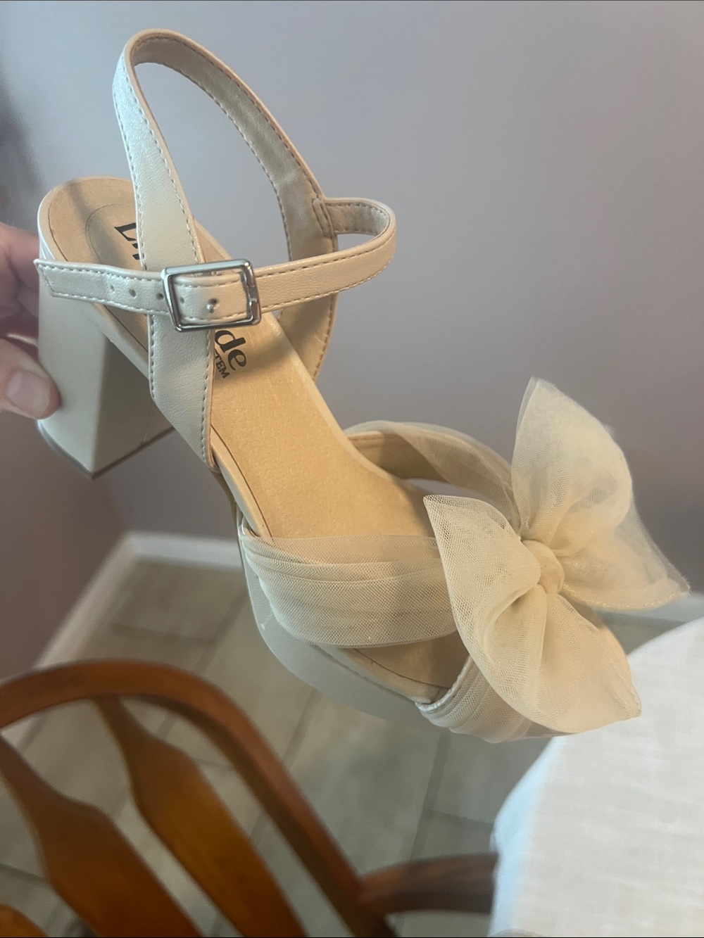 Collection Ivory Bow Peep-Toe Women’s Heel
